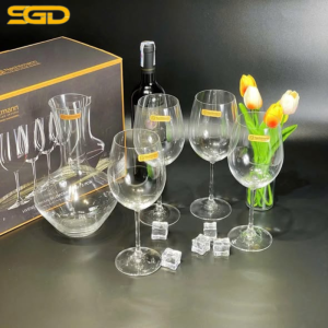 Set bình ly uống rượu Nachtmann Vivendi Premium 93605 gồm 1 bình và 4 ly pha lê cao cấp Đức