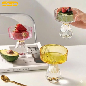 Set 6 ly kem pha lê sắc màu kèm thìa cao cấp – Điểm nhấn sang trọng cho mọi bàn tiệc