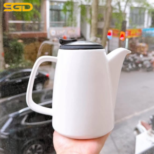 Ấm trà Tealyra Drago 950ml có lõi lọc màu trắng và xám pha trà tiện lợi