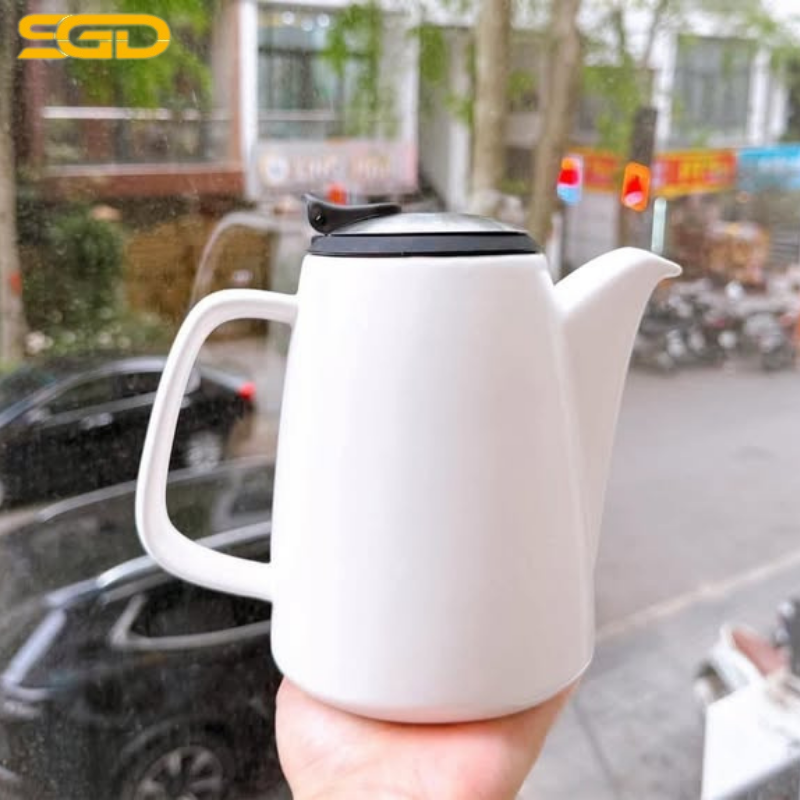 Ấm trà Tealyra Drago 950ml có lõi lọc màu trắng và xám pha trà tiện lợi