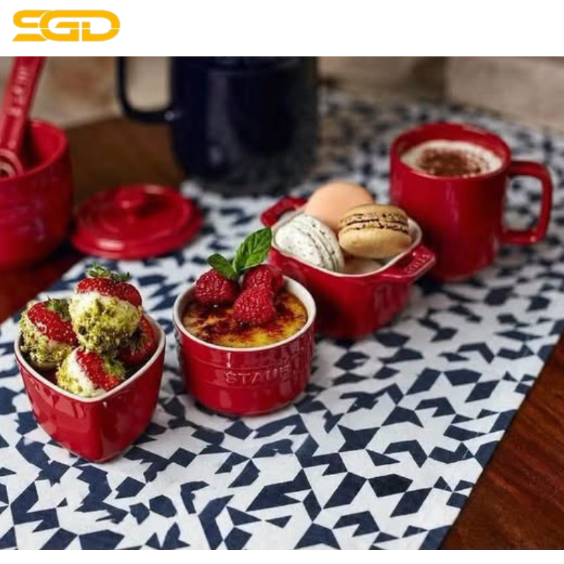 Set 4 món sứ Staub màu đỏ gốm sứ cao cấp chịu nhiệt thiết kế sang trọng - Ảnh 2